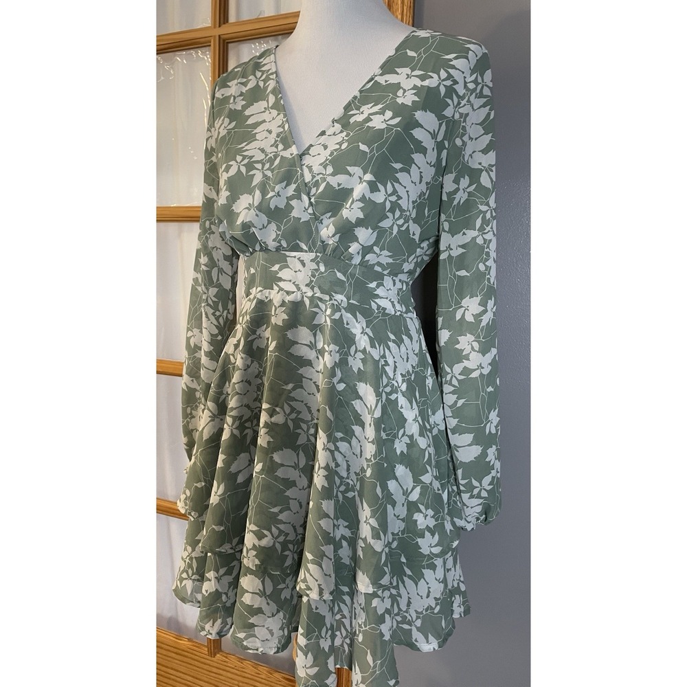 DOKOTOO Tired Floral Mini Dress Sz M Belted Sage White Long Sleeve Boho Chic - Picture 2 of 15